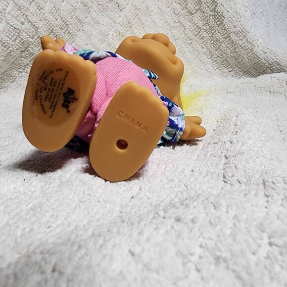 Vintage Troll Girl Summer Floral Outfit with Pink Pants and Yellow Hair - Picture 3 of 3